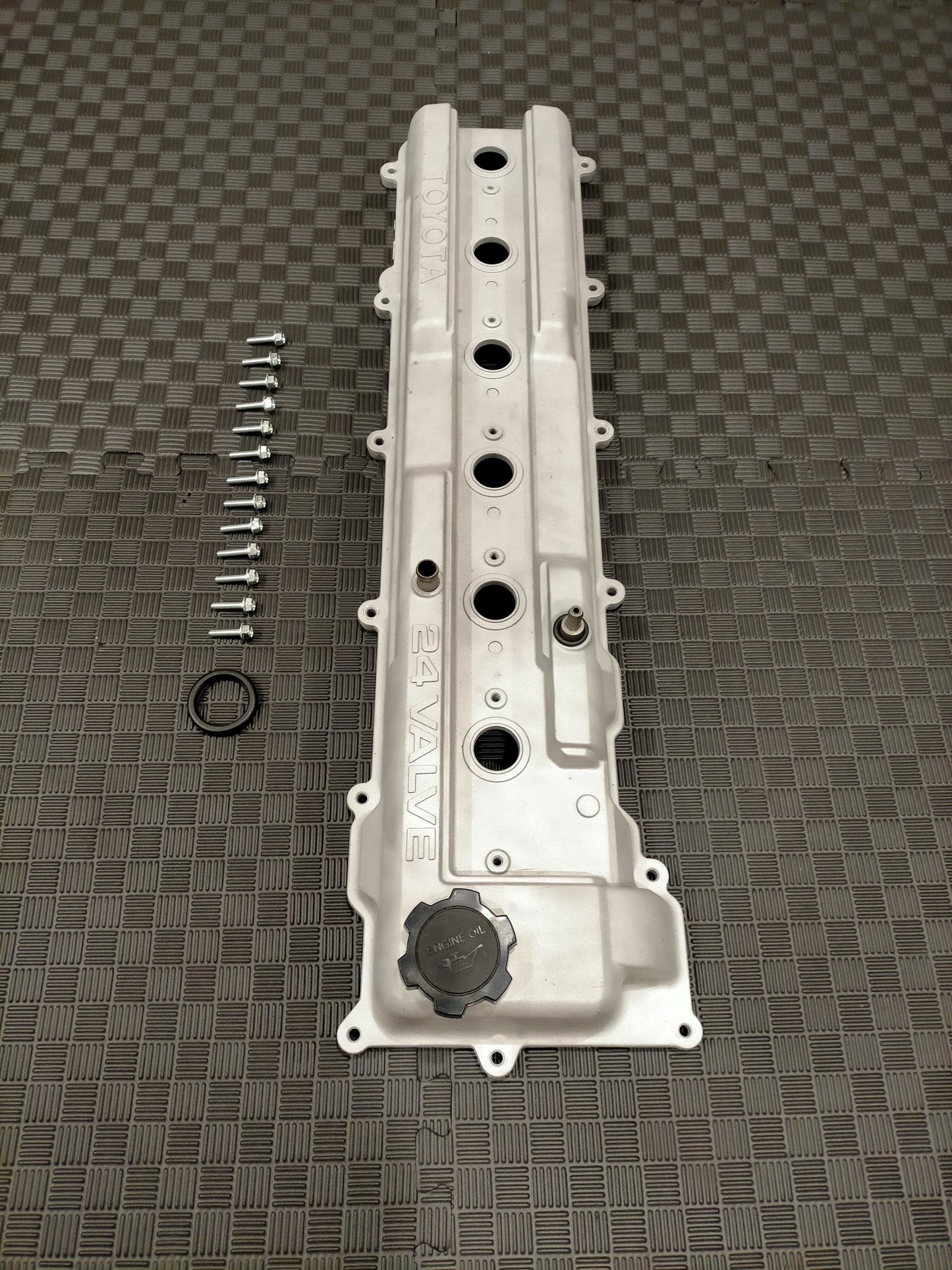1FZ-FE LANDCRUISER VALVE COVER. VAPOR BLASTED.